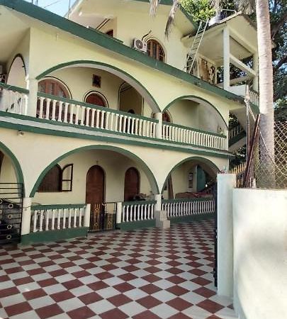 Joaquina'S Guest House 卡兰古特 外观 照片