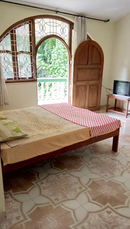 Joaquina'S Guest House 卡兰古特 外观 照片